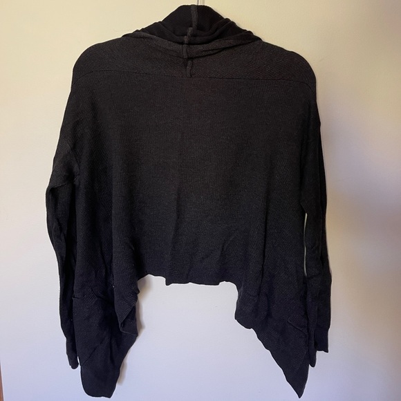 Lululemon Reversible Black/Grey Cardigan - Picture 4 of 7